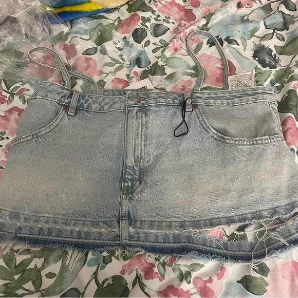 NWT Zara Denim Crop Top. Size Large - Picture 4 of 4